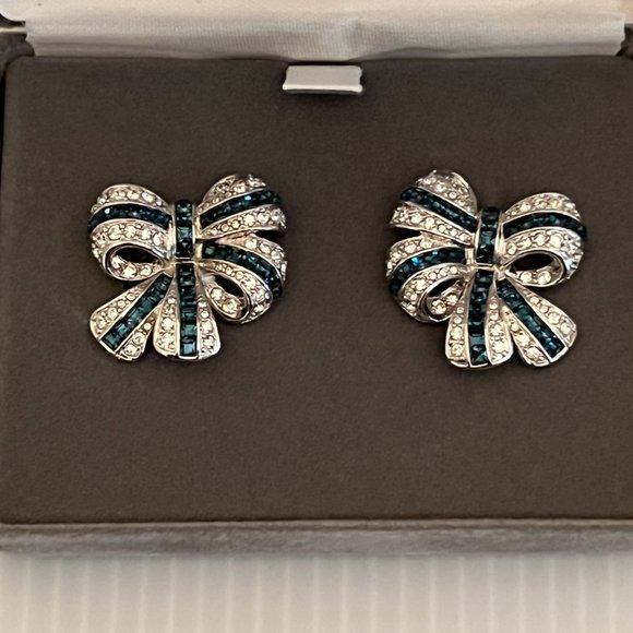 NEW Nolan Miller Broadway Bow Clip On Earrings - Picture 1 of 7